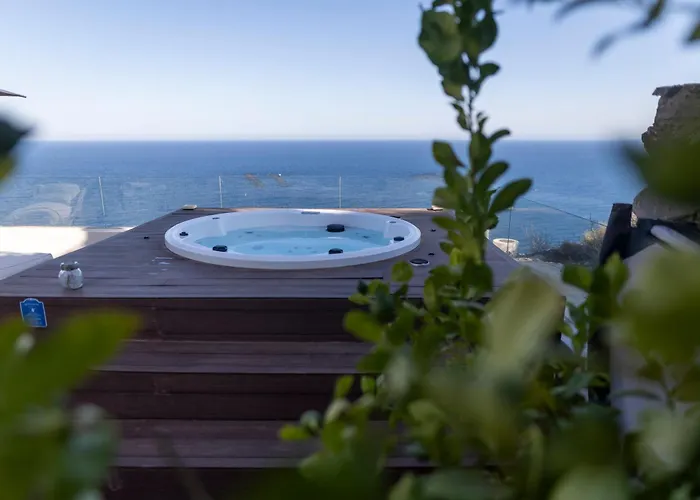 Delfin Luxury Villa Water Front Jacuzzi