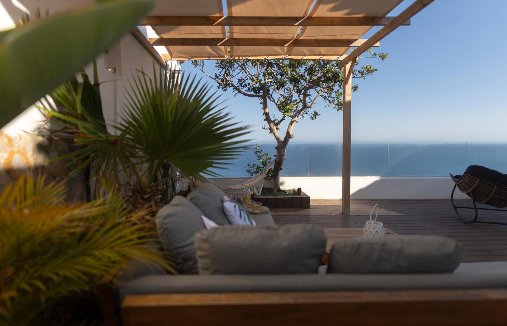 Delfin Luxury Water Front Jacuzzi